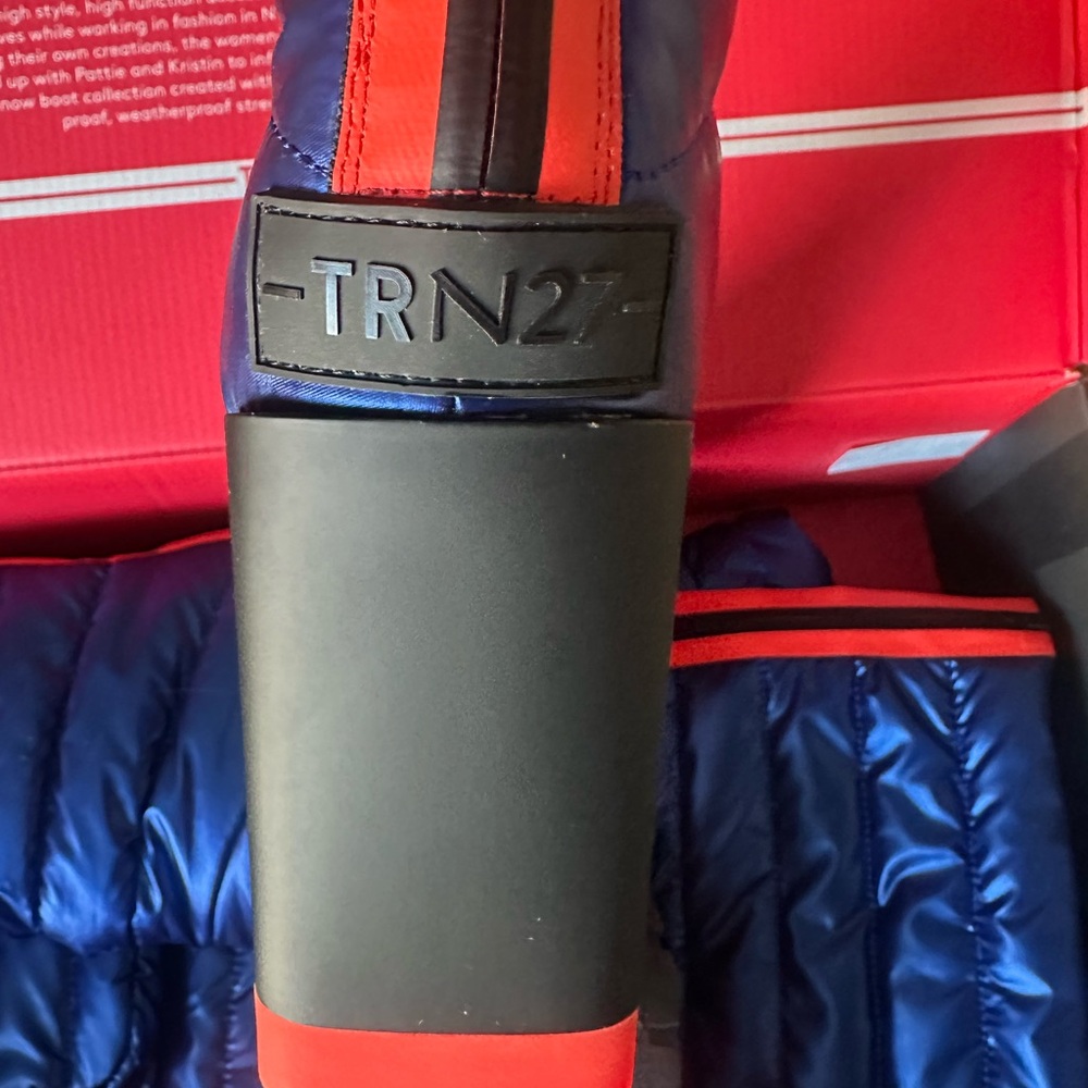 Naturalizer quilted boots with legwarmers for a stylish look! - Picture 5 of 10